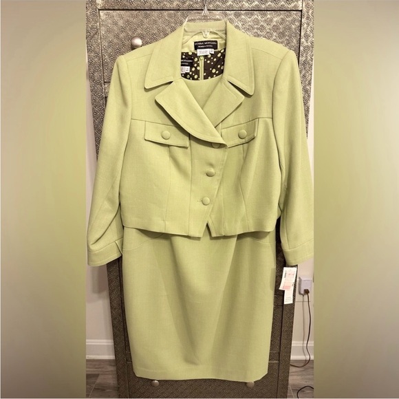 NWT DONNA MORGAN Dress Suit - Picture 2 of 7